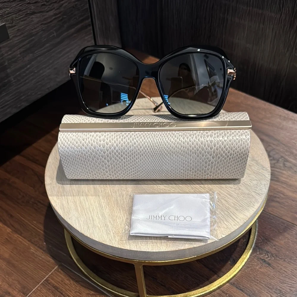 Jimmy Choo NEW Women’s TESSYGS 56mm Black Oversized Sunglasses with case/ cloth.